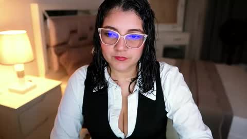Camila buitrago online show from February 28, 12:00 am