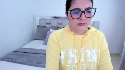 Snapshot of camila_buitrago chatting on May 7, 10:48 pm Camila buitrago online show from May 7, 10:48 pm