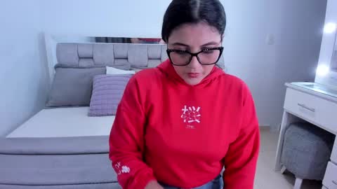 Snapshot of camila_buitrago chatting on June 4, 12:27 am Camila buitrago online show from June 4, 12:27 am