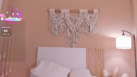 Snapshot of camila_bustamante_ chatting on June 9, 2:28 pm camila_bustamante_ online show from June 9, 2:28 pm