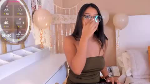 Snapshot of camila_bustamante_ chatting on July 2, 4:02 pm camila_bustamante_ online show from July 2, 4:02 pm