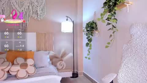Snapshot of camila_bustamante_ chatting on July 6, 1:19 pm camila_bustamante_ online show from July 6, 1:19 pm