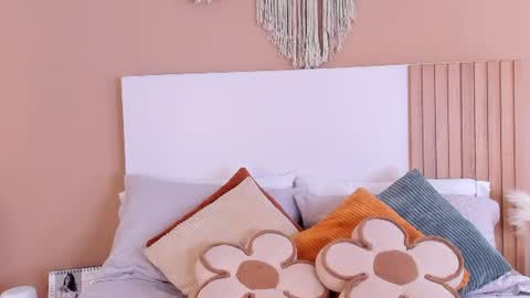 Snapshot of camila_bustamante_ chatting on August 1, 7:35 pm camila_bustamante_ online show from August 1, 7:35 pm