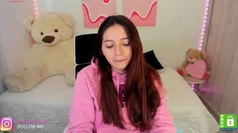 Snapshot of camila_ec2 chatting on December 20, 9:28 pm C A M I online show from December 20, 9:28 pm