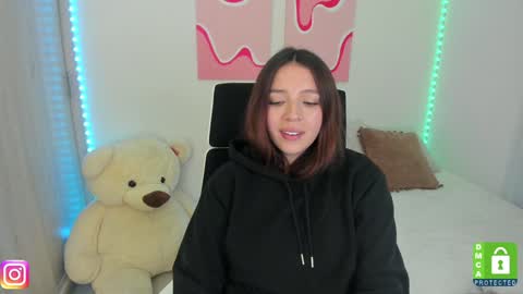  C A M I  online show from January 11, 12:44 am