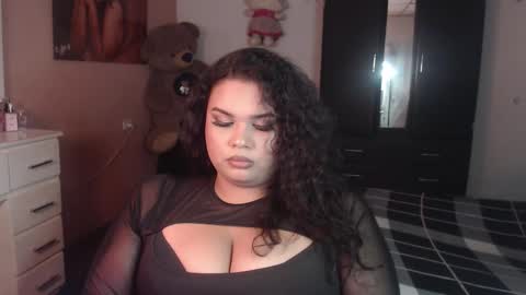 Snapshot of camila_fuenmayor chatting on March 16, 8:29 am online show from March 16, 8:29 am