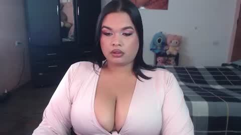 Snapshot of camila_fuenmayor chatting on June 18, 5:08 am online show from June 18, 5:08 am