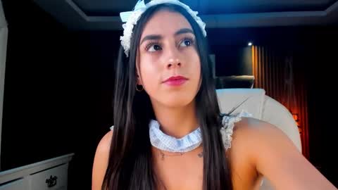 camila_martinez9 online show from October 26, 9:21 pm