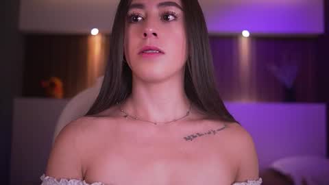 camila_martinez9 online show from November 20, 11:32 am