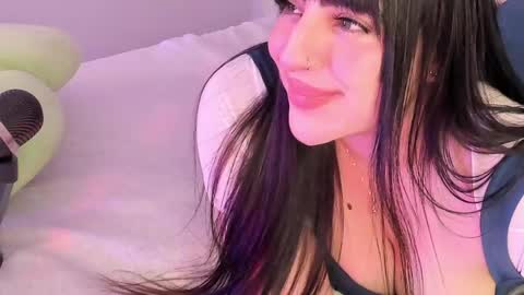Snapshot of camila_matinez_ chatting on June 8, 1:39 am Camila online show from June 8, 1:39 am