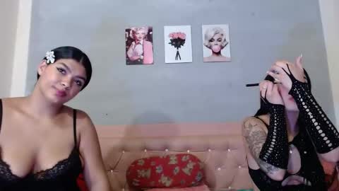 Snapshot of camila_meza chatting on October 23, 12:48 pm camila_meza online show from October 23, 12:48 pm