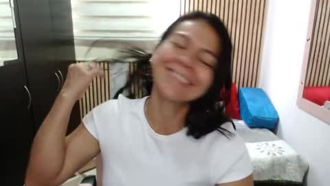 Snapshot of camila_vargas_ chatting on May 26, 3:41 pm Camila Vargas online show from May 26, 3:41 pm