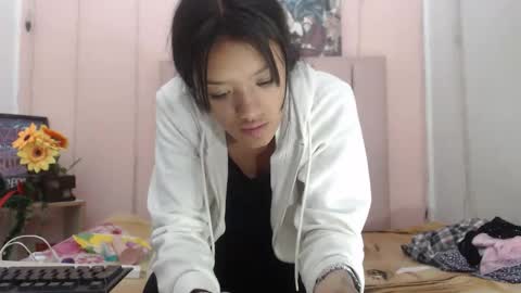 Snapshot of camila_williiamsres chatting on May 9, 5:45 am camila_williiamsres online show from May 9, 5:45 am