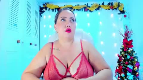 Snapshot of camilaa_foxxx chatting on December 17, 12:12 am camilaa foxxx online show from December 17, 12:12 am