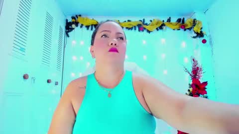Snapshot of camilaa_foxxx chatting on December 29, 10:03 pm camilaa foxxx online show from December 29, 10:03 pm