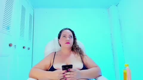 Snapshot of camilaa_foxxx chatting on January 16, 12:12 am camilaa foxxx online show from January 16, 12:12 am