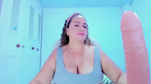 Snapshot of camilaa_foxxx chatting on January 23, 6:45 pm camilaa foxxx online show from January 23, 6:45 pm