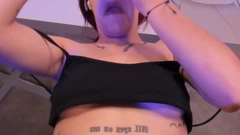 camilaa_smith_ online show from July 25, 4:26 pm