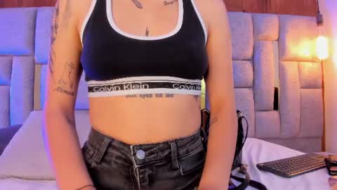 camilaa_smith_ online show from July 27, 7:32 pm