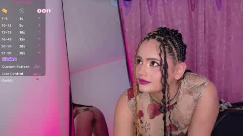 Snapshot of camilaandrade_ chatting on June 9, 2:28 pm Cami online show from June 9, 2:28 pm