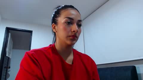 Camila online show from November 15, 1:25 am