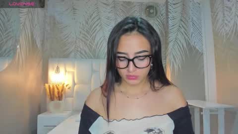 Snapshot of camilahunter__ chatting on December 21, 3:02 am Camila online show from December 21, 3:02 am