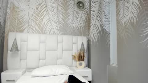 Snapshot of camilahunter__ chatting on February 5, 3:22 am Camila online show from February 5, 3:22 am