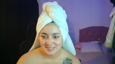 Snapshot of camilamarsh chatting on December 1, 12:21 pm camilamarsh online show from December 1, 12:21 pm