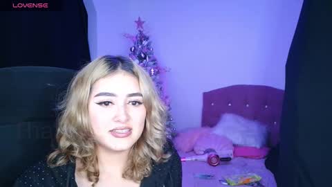 Snapshot of camilamarsh chatting on December 14, 12:49 am camilamarsh online show from December 14, 12:49 am