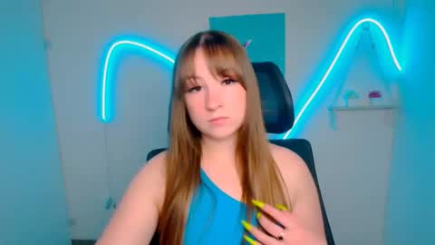 Snapshot of camilla_body chatting on May 21, 5:53 pm Camilla online show from May 21, 5:53 pm