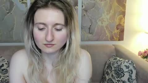 Snapshot of camilladreamer chatting on May 16, 12:18 am camilladreamer online show from May 16, 12:18 am