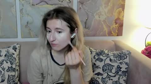 Snapshot of camilladreamer chatting on May 24, 1:05 pm camilladreamer online show from May 24, 1:05 pm