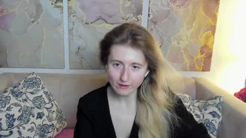 Snapshot of camilladreamer chatting on May 29, 11:30 am camilladreamer online show from May 29, 11:30 am