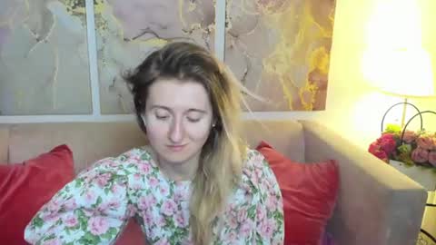 Snapshot of camilladreamer chatting on June 10, 10:08 pm camilladreamer online show from June 10, 10:08 pm