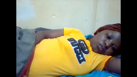 Snapshot of camillah_sweet chatting on May 5, 8:22 am camillah_sweet online show from May 5, 8:22 am