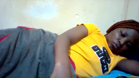 Snapshot of camillah_sweet chatting on May 6, 8:30 am camillah_sweet online show from May 6, 8:30 am