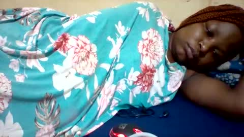 Snapshot of camillah_sweet chatting on May 8, 4:45 pm camillah_sweet online show from May 8, 4:45 pm