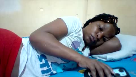 Snapshot of camillah_sweet chatting on May 17, 4:43 am camillah_sweet online show from May 17, 4:43 am