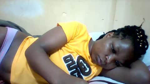 Snapshot of camillah_sweet chatting on May 26, 6:31 am camillah_sweet online show from May 26, 6:31 am