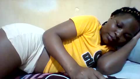 Snapshot of camillah_sweet chatting on May 26, 7:10 pm camillah_sweet online show from May 26, 7:10 pm