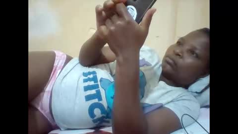 Snapshot of camillah_sweet chatting on June 4, 6:14 pm camillah_sweet online show from June 4, 6:14 pm