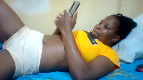 Snapshot of camillah_sweet chatting on June 16, 6:10 pm camillah_sweet online show from June 16, 6:10 pm