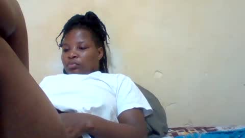 Snapshot of camillah_sweet chatting on June 20, 8:28 am camillah_sweet online show from June 20, 8:28 am
