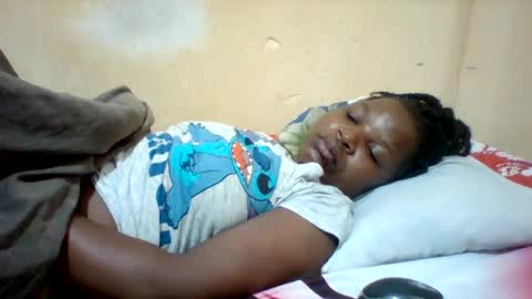 Snapshot of camillah_sweet chatting on June 22, 2:13 am camillah_sweet online show from June 22, 2:13 am