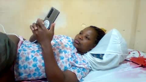 Snapshot of camillah_sweet chatting on July 7, 6:47 am camillah_sweet online show from July 7, 6:47 am