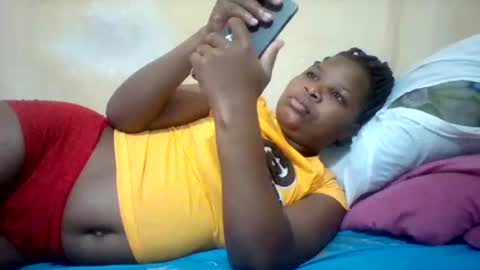Snapshot of camillah_sweet chatting on July 24, 7:39 am camillah_sweet online show from July 24, 7:39 am