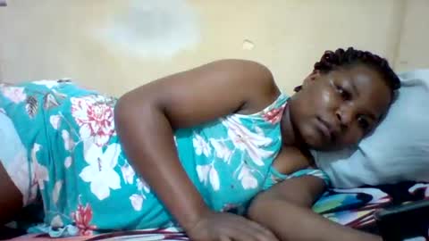 Snapshot of camillah_sweet chatting on July 29, 9:02 pm camillah_sweet online show from July 29, 9:02 pm