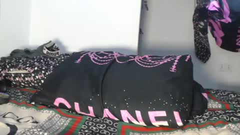Snapshot of camillasoofine chatting on June 21, 7:00 am camillasoofine online show from June 21, 7:00 am