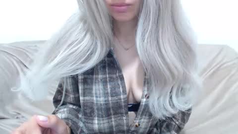 CamilleBunny online show from May 15, 1:56 am