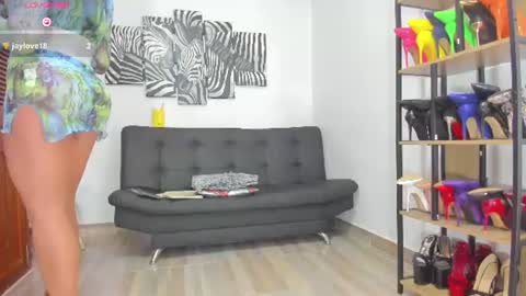 Snapshot of camillevega_01 chatting on June 11, 12:32 am camillevega_01 online show from June 11, 12:32 am